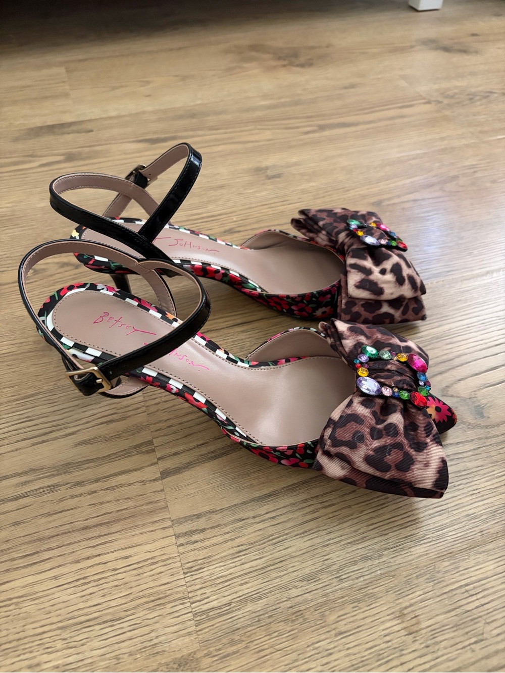 BETSEY JOHNSON Emely pump size 8 - Picture 4 of 7